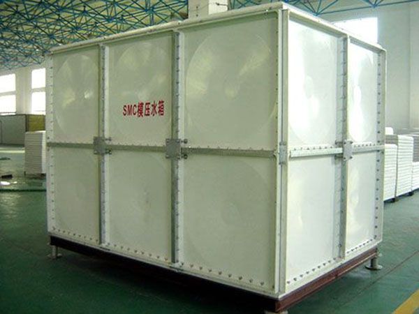SMC玻璃钢水箱.jpg